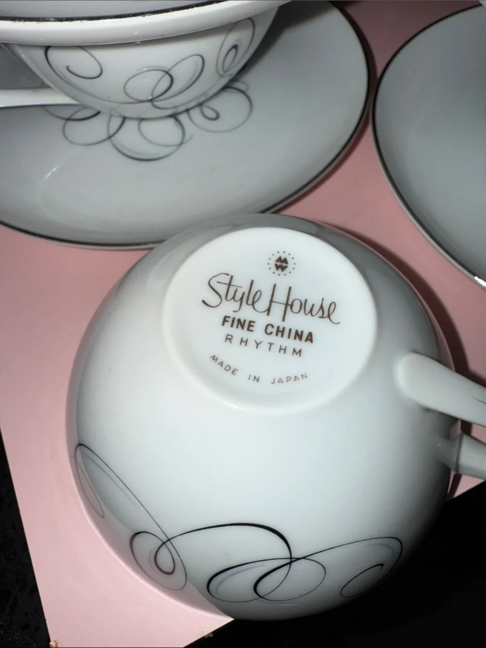 Style House Fine China Teacup and Saucer Set with Silver Scroll Accent- set of 6